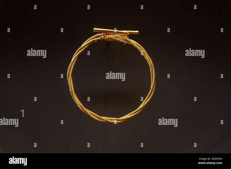 A Stunning Gold Torc Found In A Bronze Age 10300 1000bc Hoard Near