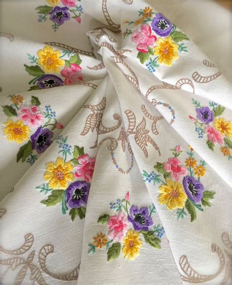 Beautiful Vintage Hand Embroidered Floral Linen Tablecloth Etsy