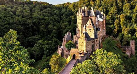 Medieval Views A Tour Of Eltz Castle In Germany Boomers Daily
