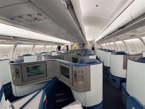 Delta Business Class Seats A330 Elcho Table