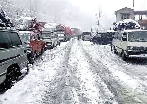 Lowari Tunnel Road Closed To Traffic After Heavy Snowfall