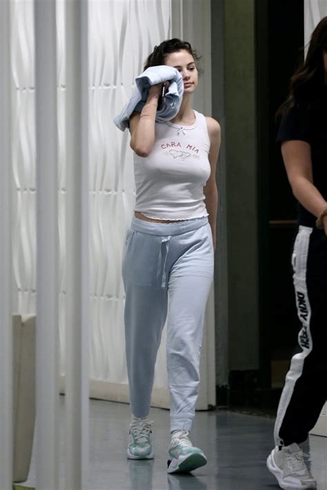 Braless Selena Gomez Visit To The Doctor’s Office In Los Angeles 11 Photos Thefappening