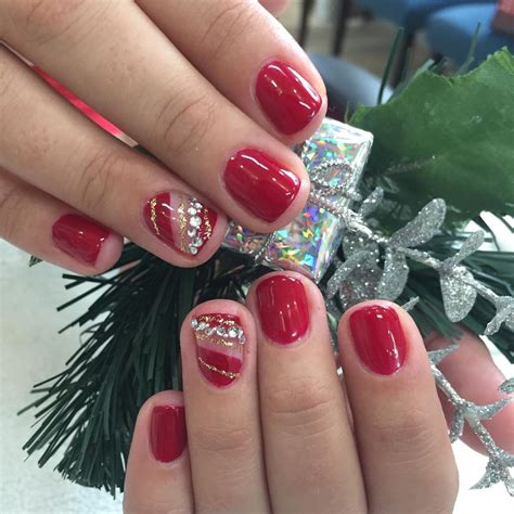 55 Wear The Spirit Of Christmas With These Joyful Christmas Nail Ideas