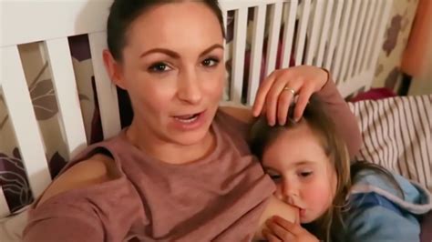 mom posts video of herself breastfeeding 4 year old daughter and the internet has a lot to say