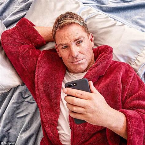 Shane Warne Shares A Very Seductive Photo In Bed Daily Mail Online