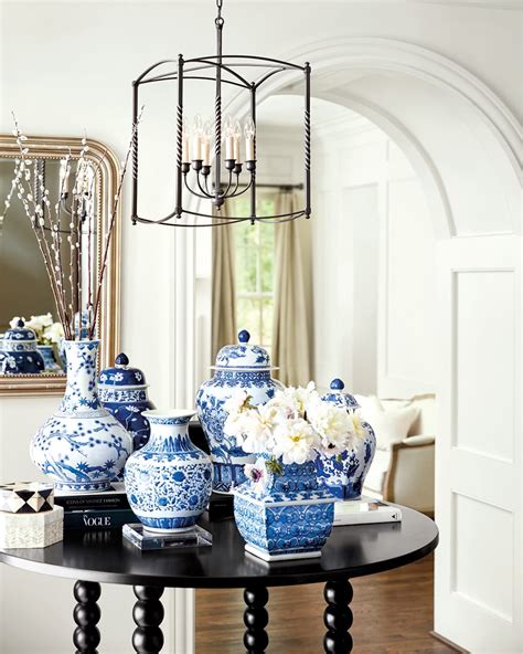 A few guidelines for picking great dining table centerpieces. Centerpieces for your Dining Room