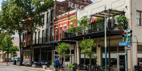 Additionally the income among the residents in this neighborhood is lower than 983 of the country according to. Neighborhood Maps of New Orleans