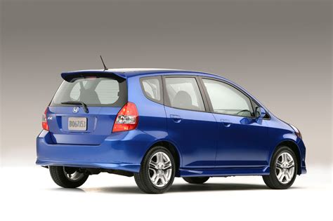 Now, there's a new fit on the block (or jazz, depending on market). 2007-08 Honda Fit | Consumer Guide Auto