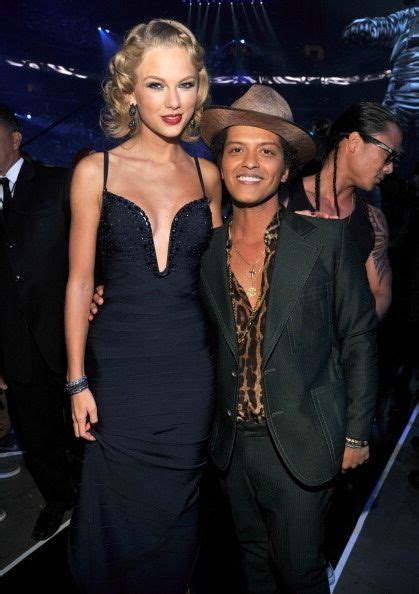 Taylor Swift And Bruno Mars At The 2013 Mtv Vmas Bruno Mars Bruno