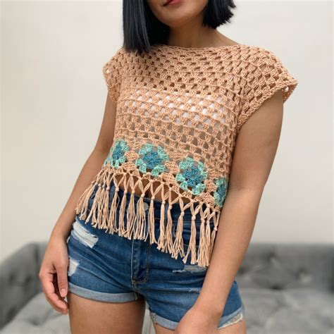 Simple Boho Style Crochet Crop Top Pattern With Fringe Knitcroaddict