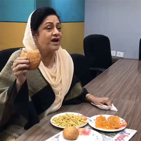 Actress Aruna Irani On Indori Snacks City Times Of India Videos