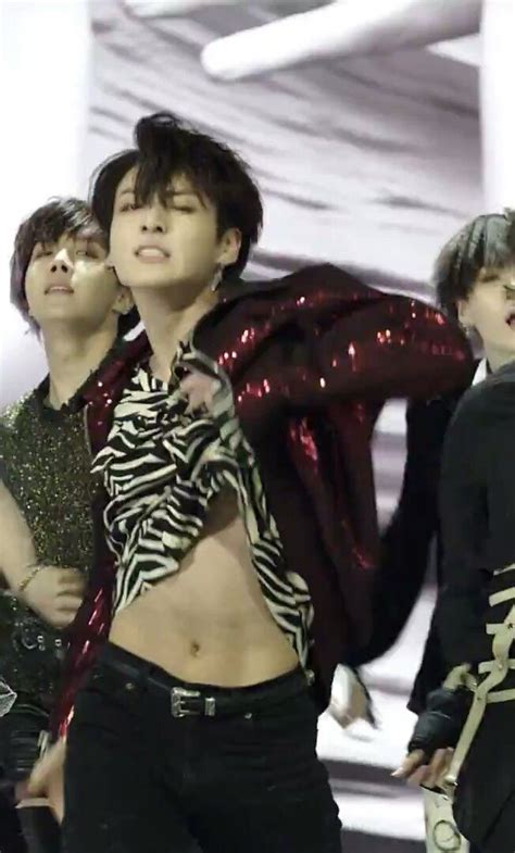 Bts Jungkook Abs Flash In Fake Love Music Video Jungkook Abs Bts Jungkook Jungkook