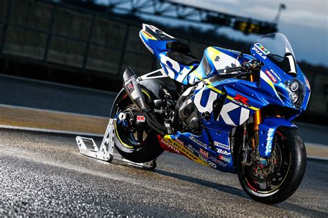 The suzuki gsx250r is by no means the most powerful option available, but offers an exceptional entry point to motorcycling. suzuki, Gsx r, 1000, World, Endurance, Race, Bike ...