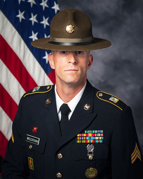 Army Names Its Drill Sergeants And Ait Platoon Sergeant Of The Year