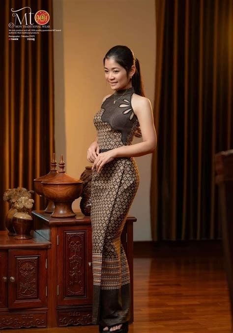 Pin By Hsu Labb Yadanar On Myanmar Attire Myanmar Dress Design