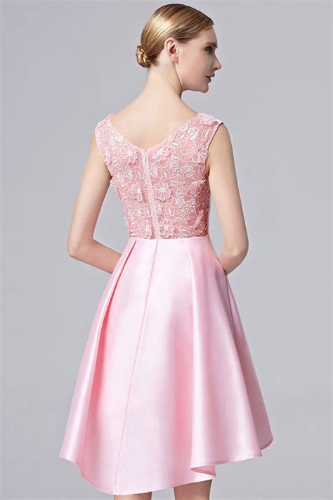 Vous aimez le court mais la robe de mariée de princesse dont vous rêviez est longue…. Robe rose à col V courte devant longue derrière en satin ...