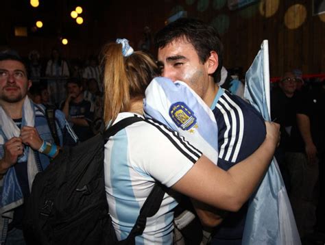 La Tristeza De Los Argentinos En Chile Tras Perder La Final Del Mundial Soychile Cl