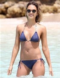 You Can Really See Jessica Alba S Nips In These New Bikini Pics