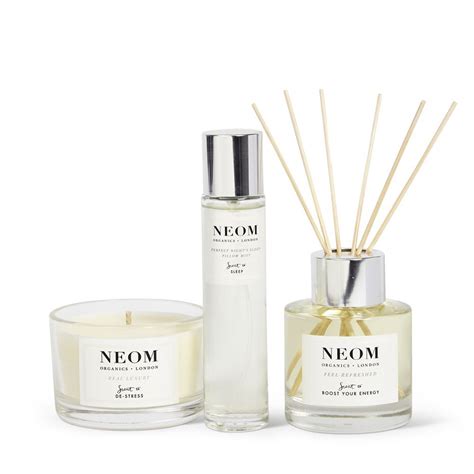 Neom Your Moment Of Wellbeing Set In This Moment Travel Candles