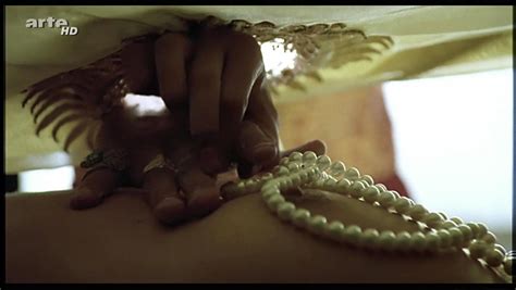 Nude Video Celebs Sarita Choudhury Nude Kama Sutra A Tale Of Love 1996