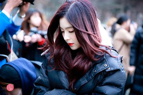6 Of Red Velvet Irenes Most Unforgettable Hairstyles Since Debut Red Velvet Irene Aesthetic