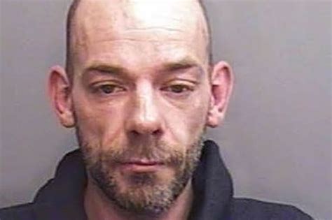 Dad Tackles Sex Offender Who Broke Into 5 Year Olds Bedroom Stood Over Her Bed In Frightening