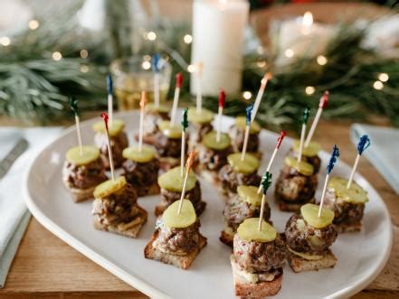 Serve the rillettes at room temperature with. Cold Christmas Appetizers - 67 Finger Food Appetizers That Are Perfect For Holiday Parties ...