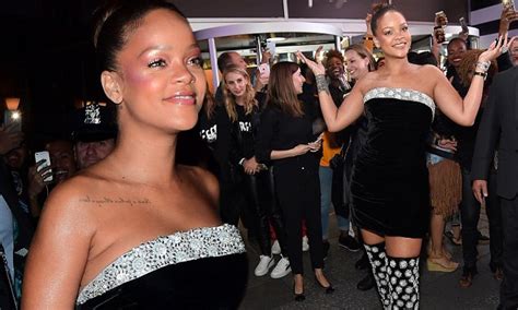Rihanna Shows Off Her Killer Figure In Kinky Boots Daily Mail Online