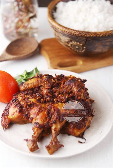 Ayam panggang oven madu ini merupakan olahan yang sangat terkenal hampir di seluruh wilayah di indonesia. Ayam Panggang Bumbu Rujak - Oven Baked Chicken with Spicy Javanese Sambal di 2020 | Resep ayam ...
