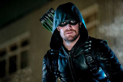 Stephen Amell Returning As Green Arrow For Final Season Of The Flash