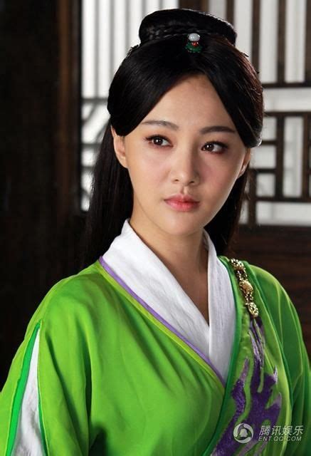 Zhan needs the help of the five mice to protect the court against their mutual enemies, but how willing will yu tang be to help when the two men get entangled in a love triangle with ding yue hua (zheng shuang), a beautiful woman who wields a deadly sword better than any of her male contemporaries? Three Heroes and Five Gallants 《五鼠闹东京》 - Chen Xiao, Yan ...