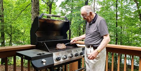 The Ultimate Guide to Grilling: Fun, Grill & Sizzle - Hot Electric Smoker