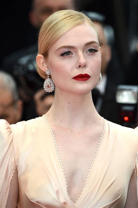 2019 Cannes Film Festival Opening Ceremony Elle Fanning Goddess Hairstyles Celebrity Stars