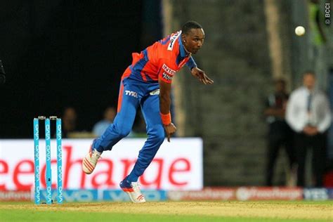 Dwayne bravo's record in the ipl. Dwayne Bravo reprimanded for IPL Code of Conduct Violation