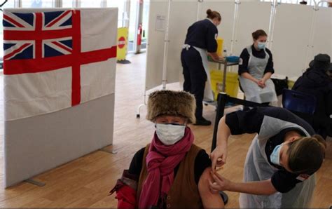 Y agregó que la vacuna de astrazeneca/oxford es excelente. COVID-19: AstraZeneca, en controversia por retrasos en ...