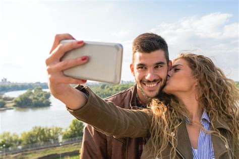 How To Take Good Selfies 19 Model Secrets Revealed