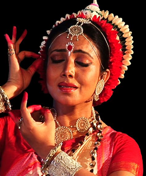 Performer showcases expressive Indian dance form - The Miscellany News
