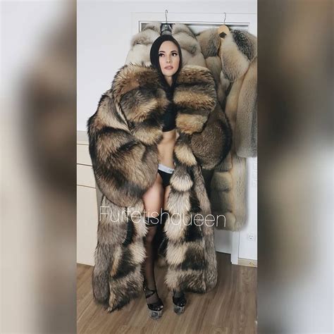 pin by 𝐿𝓊𝒸𝒾𝑒 𝐹𝑜𝓍 on furfetishqueen fur hood coat fur fashion fur coats women