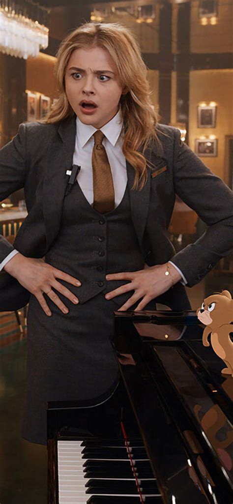 Последние твиты от chloë grace moretz (@chloegmoretz). 1242x2688 Chloe Grace Moretz Tom And Jerry Movie Iphone XS ...