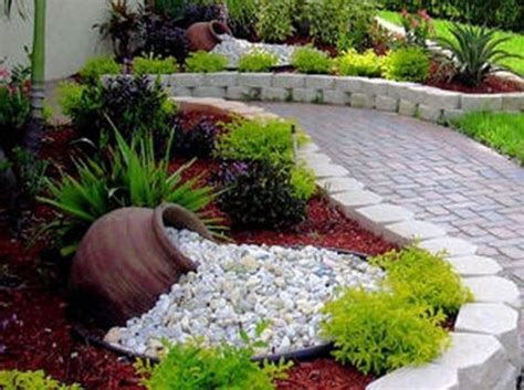 Get the best secret garden landscaping ideas for the decor, you can hang decorations such as small lanterns, dreamcatchers, or even make a tip: Clay pots, decorative stone and flowers - 28 ideas for the ...