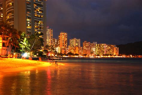 Waikiki Beach At Night Oahu Hawaii Waikiki Beach At Night Flickr