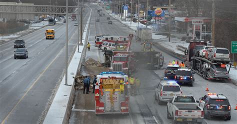 Route 17 crash in Mahwah leaves two injured