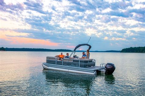 2017 Sun Tracker Party Barge 20 Dlx Typical Of The