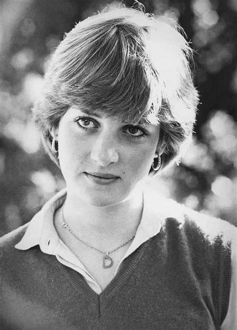 27 Rare Photos Of Princess Diana You Havent Seen Before