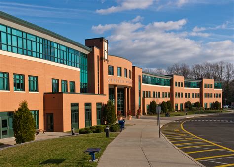 File:Staples High School, Westport, CT.jpg - Wikipedia, the free