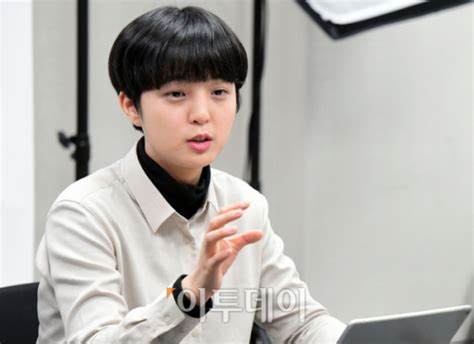 이어 류호정 의원의 원피스 이슈에 대해서도 이야기를 나누게 됐다. 정의당, 이번엔 부당해고 사고?…류호정 "절차상 실수 ...