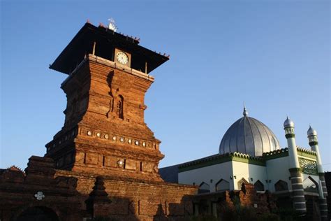 Religious Tourism To The Palace Following The Legacy Of The Islamic