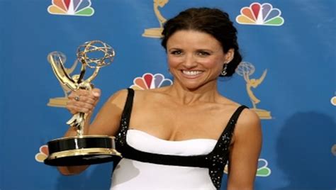 Julia Louis Dreyfus Star Of Veep Reveals She Has Breast Cancer Makes
