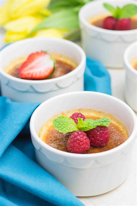 Easy classic crème brûlée hits the spot with a rich, thick vanilla custard and caramelized sugar topping. Classic Crème Brûlée | Veronika's Kitchen