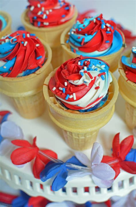 4th Of July Desserts Red White And Blue Cupcakes In An
